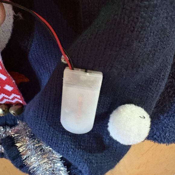 Holiday Time Woman's Penguin "Chill'n" Light-Up Ugly Christmas Sweater Size XL - Picture 6 of 6